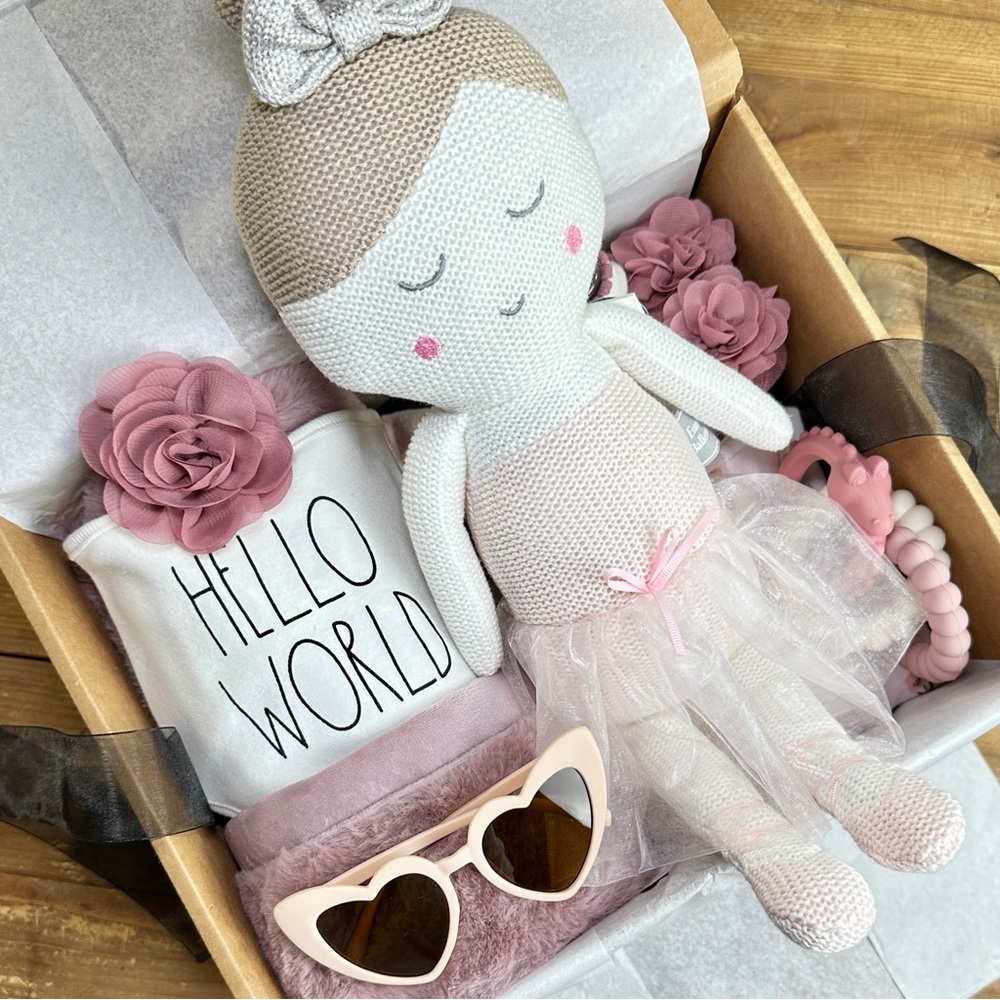 PRETTY IN PINK Baby Girl 8-Piece Luxury Gift Box Baby Shower Gift Newborn Gift